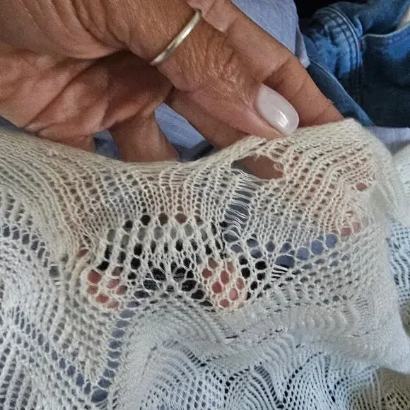 Saks Fifth Avenue Women's Crochet Fringe Cardigan Robe Size OS/TU - Picture 7 of 9